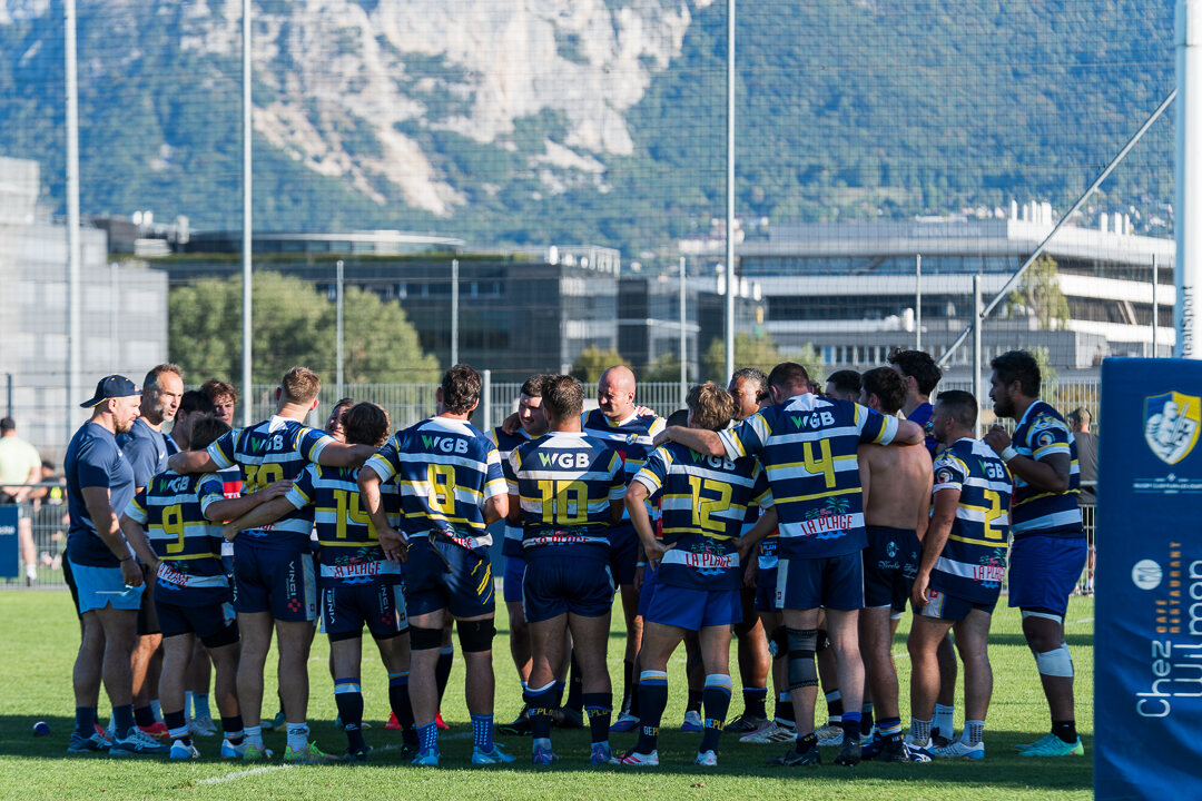 Le groupe réuni sur le terrain des Cherpines